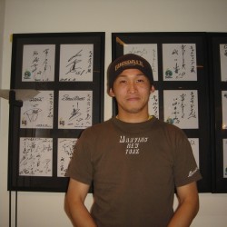 北海道日本ハムファイターズ中村投手が来店されました。