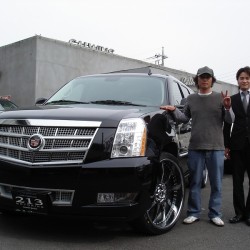 新車 08y エスカレード ESV プラチナムエディションを埼玉県にお住まいのH様に御納車させて頂きました。
