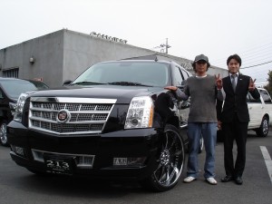 新車 08y エスカレード ESV プラチナムエディションを埼玉県にお住まいのH様に御納車させて頂きました。