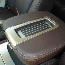 新車 08y エスカレード ESV プラチナムエディションを埼玉県にお住まいのH様に御納車させて頂きました。