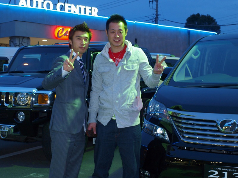 読売ジャイアンツ 亀井義行選手 に新車ヴェルファイアをご納車させていただきました。