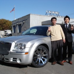 300Cにお乗りのI様にSRT8タイプホイールをオーダーいただき、装着させていただきました。