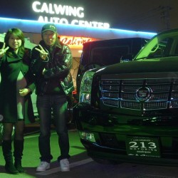 稲城にお住まいのT様ご夫婦に キャデラック エスカレード ESV をご納車させていただきました。