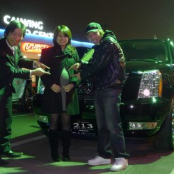 稲城にお住まいのT様ご夫婦に キャデラック エスカレード ESV をご納車させていただきました。