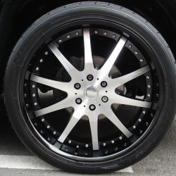 戸田市にお住まいのI社長に 新車 キャデラック エスカレード ハイパーフォージド履き BLACK×BLACK をご納車させていただきました。