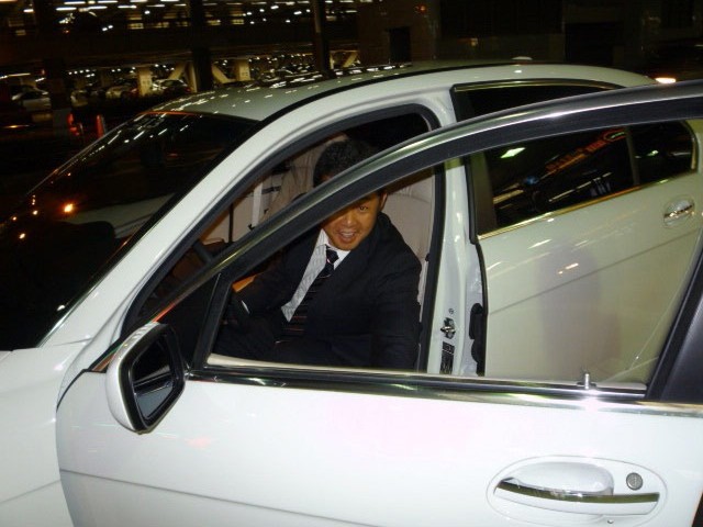 東京ヤクルトスワローズ 福川将和選手に BMW750Li HARTGE ハイパーフォージド22インチ履き ディーラー車をご納車させて頂きました。
