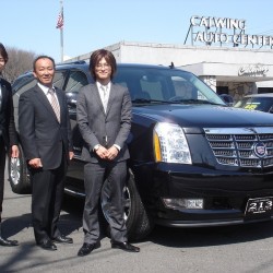 仙台市のT社長にご紹介を頂き、H社長に 新車 エスカレード ESV をご納車させていただきました。