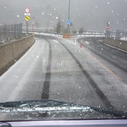 秋田県にお住まいのS様のもとへ ハマー H2 ホワイトエディション をご納車させていただきに行って来ました。