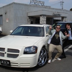 東京都小金井市にお住まいのT様のダッジマグナムを整備でお預かりさせて頂きました。