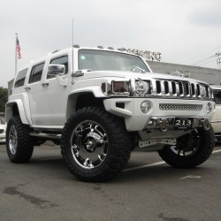 HUMMER H3 LIFT UP完成いたしました。