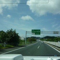 沖縄県沖縄市にお住まいのS様にハマーH2をご納車させて頂きました。