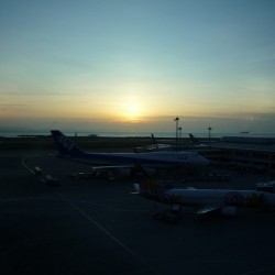 沖縄県沖縄市にお住まいのS様にハマーH2をご納車させて頂きました。