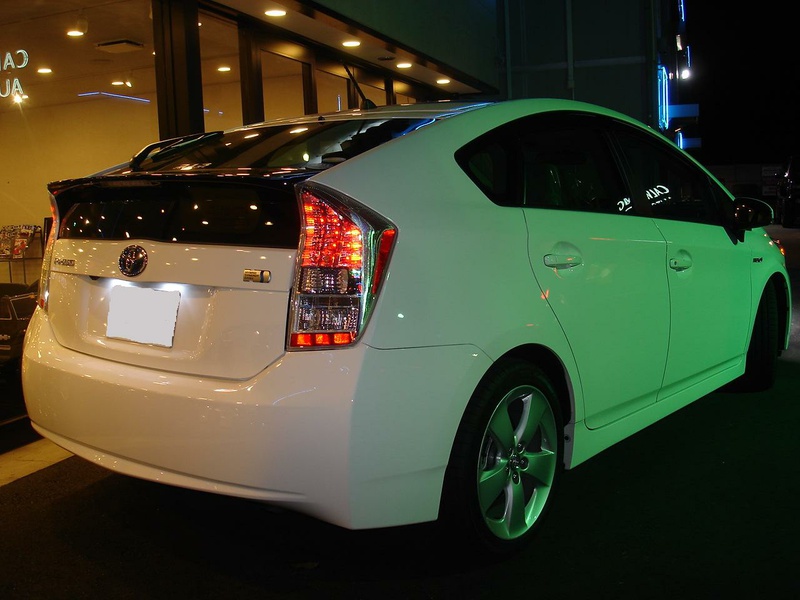 2009y キャデラック エスカレード ハイブリッドにお乗りのM様より 新型