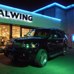 地元所沢市にお住まいのI様に リンカーン ナビゲーター をご納車させていただきました。