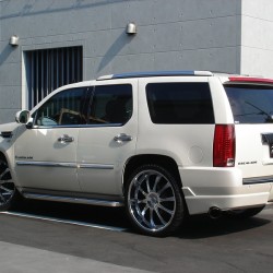 春日部市にお住まいの S様に 07yエスカレード NEXT-NATION LEXANI/26インチ をご納車させていただきました。