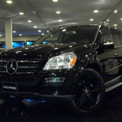 東京都目黒区にお住まいのM様に 新車 メルセデスベンツ GL550 USモデル をご納車させていただきました。
