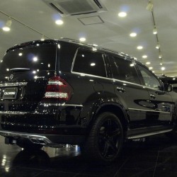 東京都目黒区にお住まいのM様に 新車 メルセデスベンツ GL550 USモデル をご納車させていただきました。