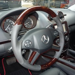東京都目黒区にお住まいのM様に 新車メルセデスベンツ GL550 USモデル ワイドバージョン 追加カスタムをご用命頂き、更に進化しました!