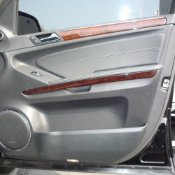 東京都目黒区にお住まいのM様に 新車メルセデスベンツ GL550 USモデル ワイドバージョン 追加カスタムをご用命頂き、更に進化しました!
