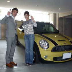 東京ヤクルトスワローズ 青木宣親選手 奥様の元TV TOKYOアナウンサー 大竹佐知さん(青木佐知)に 新車 MINIクーパーSコンバーチブルをご納車させていただきました。