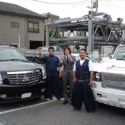 東京都練馬区にお住まいのS様に ハマーH2 フルカスタム XENON をご納車させて頂きました。