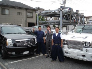 東京都練馬区にお住まいのS様に ハマーH2 フルカスタム XENON をご納車させて頂きました。