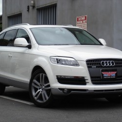 T社長にアウディ Q7 ご納車させていただきました。