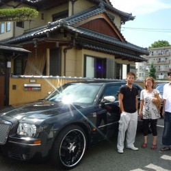 埼玉県上尾市にお住まいのK様に 超希少 クライスラー300 ロング を御納車させて頂きました。