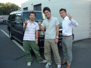 埼玉県草加市にお住まいのS様に貴重な初代キャデラック エスカレード 新車並行をご納車させて頂きました。