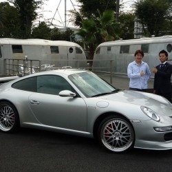 東京都練馬区にお住まいのM様に CAR GRAPHIC PORSCHE 997 COMPLETE をご納車させて頂きました。