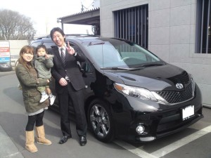 埼玉県草加市にお住まいのK様に 2011y 新車 USトヨタ シエナ SE をご納車させて頂きました。