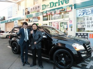埼玉県坂戸市にお住まいのH社長に メルセデスベンツ GL550  AMGワイドバージョン をご納車させて頂きました。
