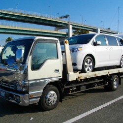 兵庫県宝塚市にお住まいのS様に 新車 USトヨタ シエナLE をご納車させて頂きました。