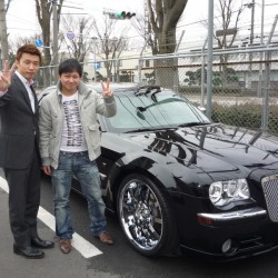 東京都北区にお住まいのJ様に クライスラー 300C をご納車させて頂きました。