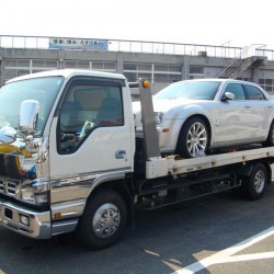 日本の誇る伝統の作業着 寅壱のM社長にお乗り換えのご用命を頂き、クライスラー300C SRT-8をご納車させて頂きました。