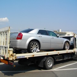 日本の誇る伝統の作業着 寅壱のM社長にお乗り換えのご用命を頂き、クライスラー300C SRT-8をご納車させて頂きました。