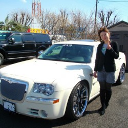 埼玉県児玉郡にお住まいのN様に クライスラー300C フルカスタム をご納車させて頂きました。