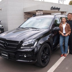 東京都西多摩郡にお住まいのY社長にメルセデスベンツ GL550 ロリンザー をご納車させて頂きました。