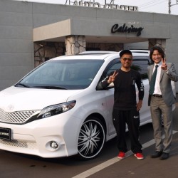 東京都板橋区にお住まいのK社長に新車 2011y トヨタ シエナ SEをご納車させて頂きました。