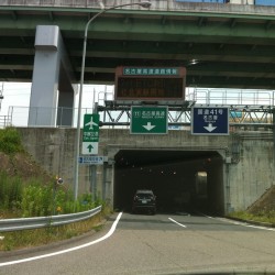 愛知県豊明市にお住まいのT様にフォードエクスカージョンをご納車させて頂きました。