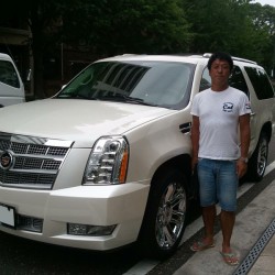 神奈川県横浜市にお住いのT様に 新車 2011y エスカレードESV プラチナム をご納車させて頂きました。