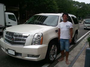 神奈川県横浜市にお住いのT様に 新車 2011y エスカレードESV プラチナム をご納車させて頂きました。