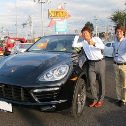 競輪S級の柴田 竜史選手に 新車 ポルシェ カイエンターボ をご納車させて頂きました。