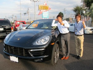 競輪S級の柴田 竜史選手に 新車 ポルシェ カイエンターボ をご納車させて頂きました。