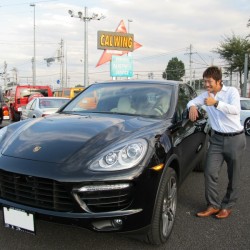 競輪S級の柴田 竜史選手に 新車 ポルシェ カイエンターボ をご納車させて頂きました。
