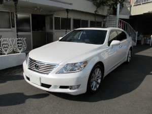 地元所沢市のY社様に 新車 レクサス LS460 をご納車させていただきました。