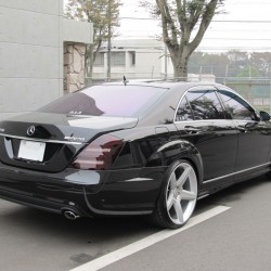 東京都日野市にお住まいのI様に メルセデスベンツS550 をご納車させて頂きました。