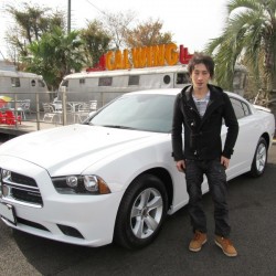 栃木県真岡市にお住まいのU様に2011y ダッジ チャージャー 3.6 SE を御納車させて頂きました。