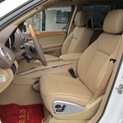 埼玉県さいたま市にお住まいのY社長に 新車 GL550 AMGパッケージ ワイドバージョン をご納車させて頂きました。