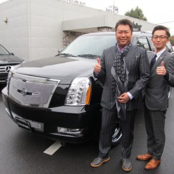 地元所沢市にお住まいのS様に 新車 キャデラック エスカレード プラチナムをご納車させて頂きました。